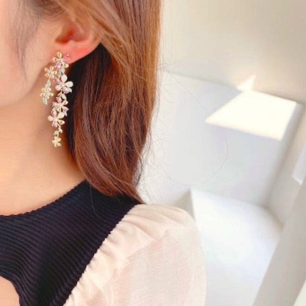 Elegante oogverblindende Bloom Longline oorbellen
