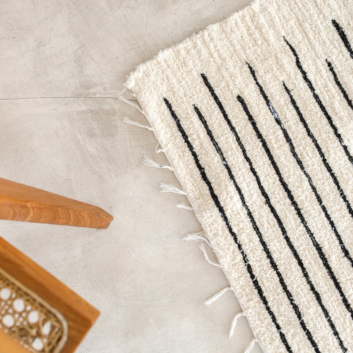 Large white cotton rug with black stripes 150x120 cm KERTA hand-woven