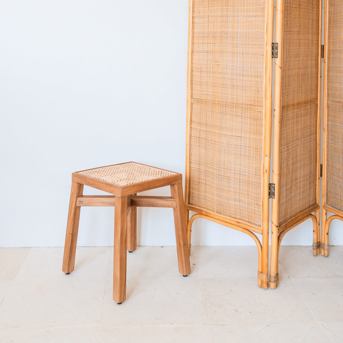 Wooden stool – solid rectangular stool – handmade square stool made of rain tree wood with woven rattan seat surface SUBANG