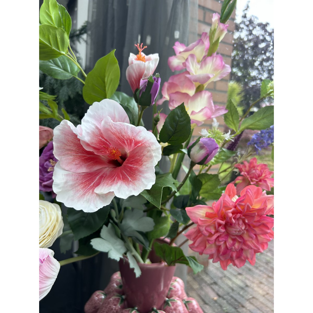 Zijden Bloemen met Strawberry Juice Vase H:23cm