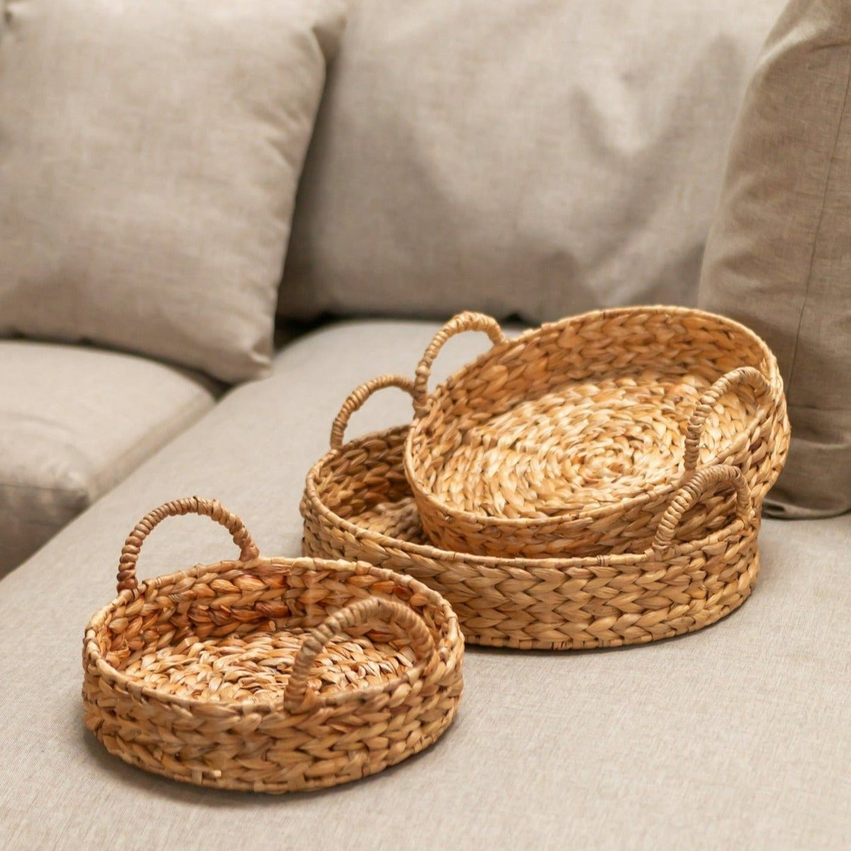 Decorative tray MATAHARI made of water hyacinth (3 sizes)