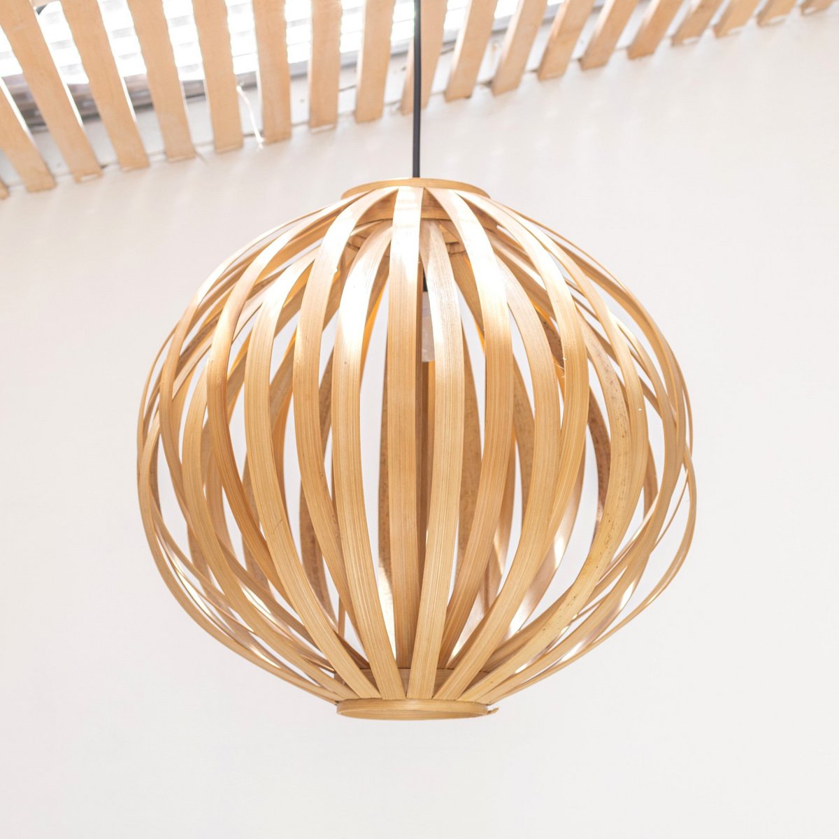 Bamboo lamp Natural lampshade UBUD Spherical ceiling lamp Pendant lamp made of natural fibers