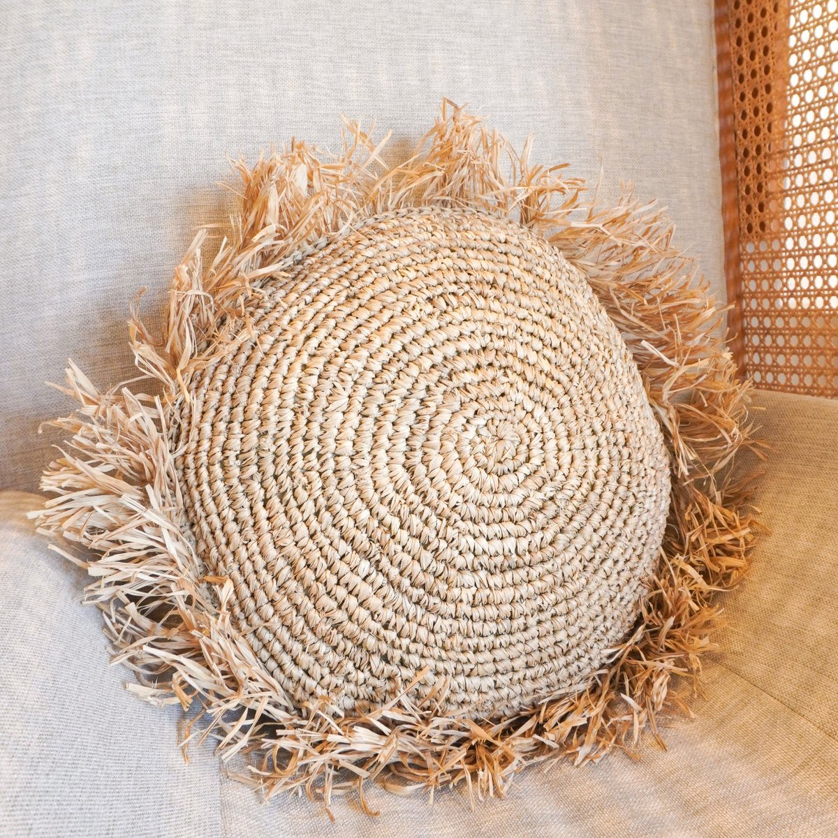 Round Boho Cushion with Fringes Decorative Cushion Ø40/50 cm Decorative Cushion of Raffia Sofa Cushion with Filling TARAKAN beige