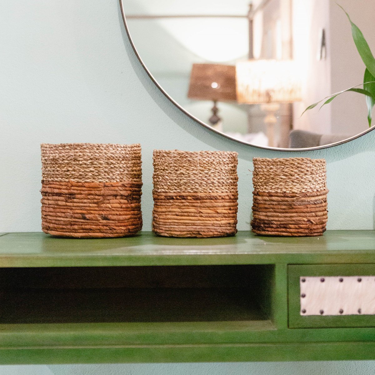 Small Seagrass Basket BHINNEKA (two-tone) | Plant Basket | Small Storage Basket | Woven Boho Basket | Planter | Decorative Basket | Round Flower Basket