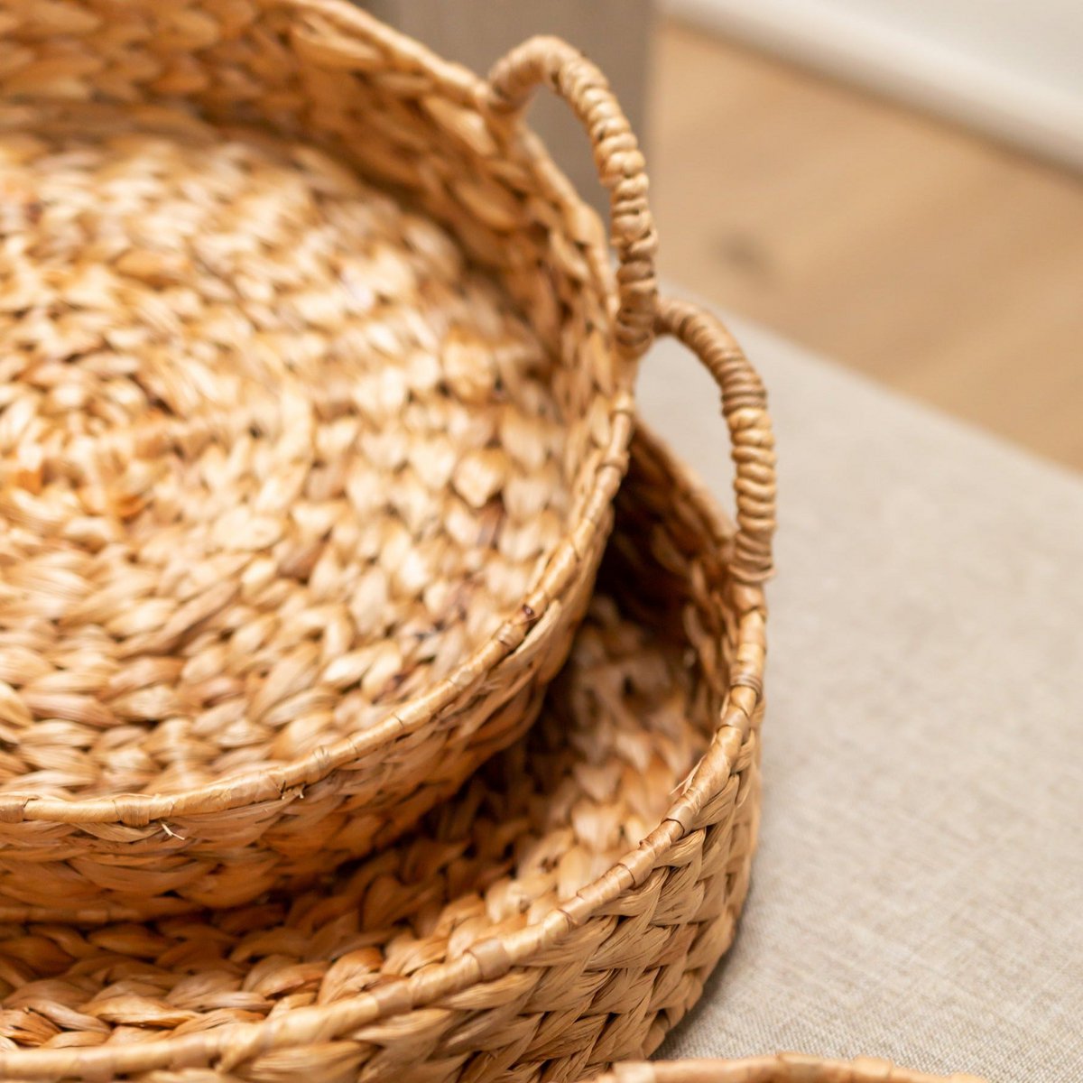 Decorative tray MATAHARI made of water hyacinth (3 sizes)