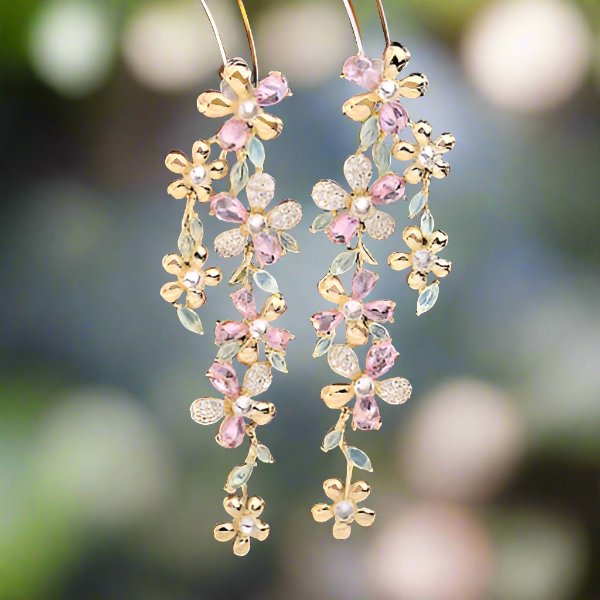 Elegante schillernde Bloom Longline Ohrringe
