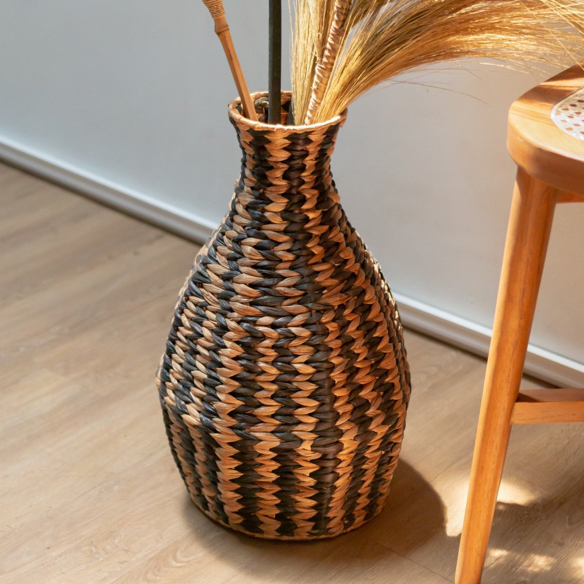 Woven Boho Vase DAYANA black made of Water Hyacinth